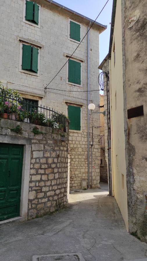 Su Casa - At Kastela Oldtown Apartamento Exterior foto
